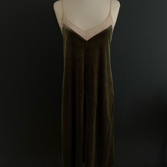 Zara Green Velvet Midi Dress with Pink Mesh - Picture 2 of 6